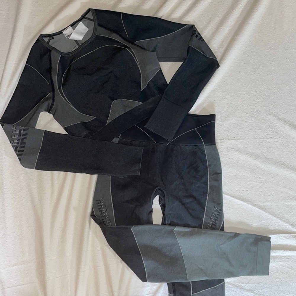 Gymshark Gray Matching Set: Crop Top and Leggings